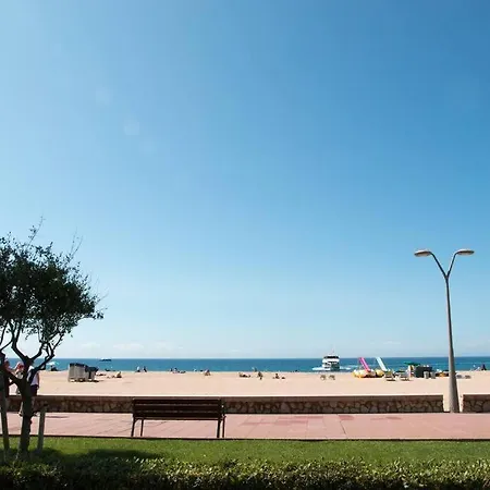 Seahomes Vacations - Seafront Fenals With Pkg Apartamento