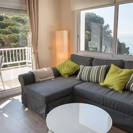 Apartment Seahomes Vacations - Seafront Fenals With Pkg