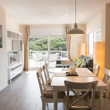 Seahomes Vacations - Seafront Fenals With Pkg Apartment