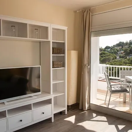 Seahomes Vacations - Seafront Fenals With Pkg Apartment Lloret de Mar