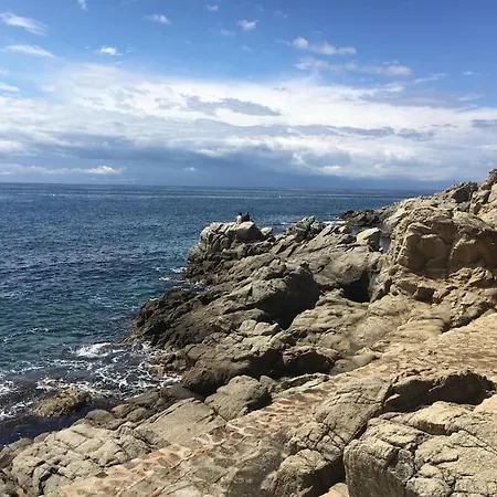 Seahomes Vacations - Seafront Fenals With Pkg Lloret de Mar